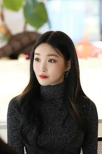 20190102003339526269_0_400_600.jpg '리버스 하영'이라는 연예인